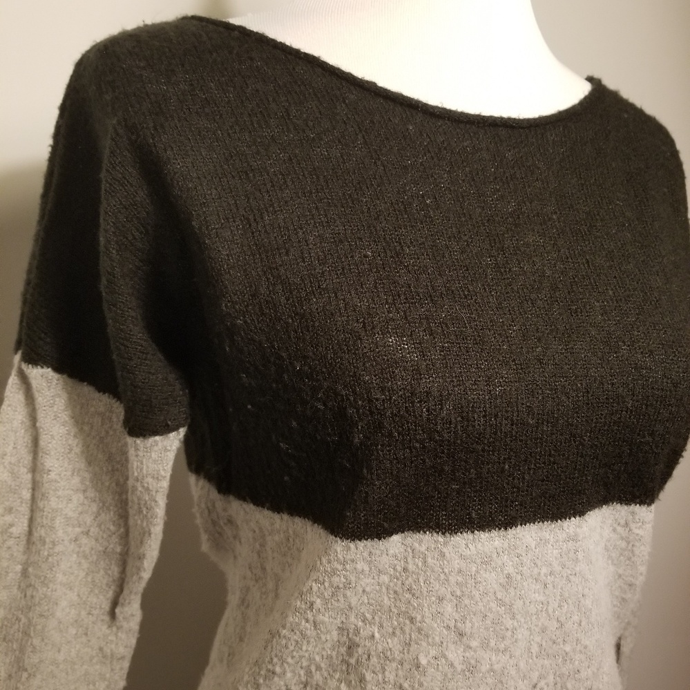 Color Block GAP Sweater - Picture 3 of 5
